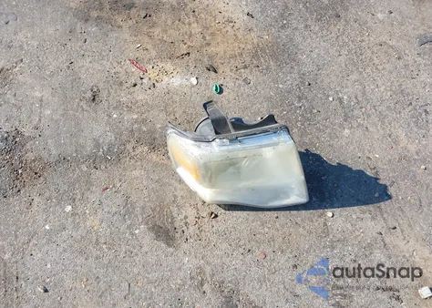 2010 Ford Expedition Eddie Bauer z USA, uszkodzony, nr VIN 1FMJU1H56AEA07257